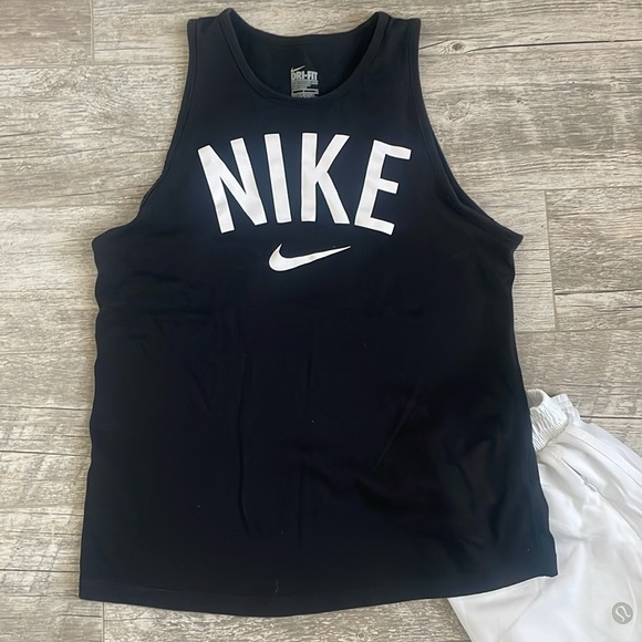 Nike Women’s Tank Top - Picture 2 of 4